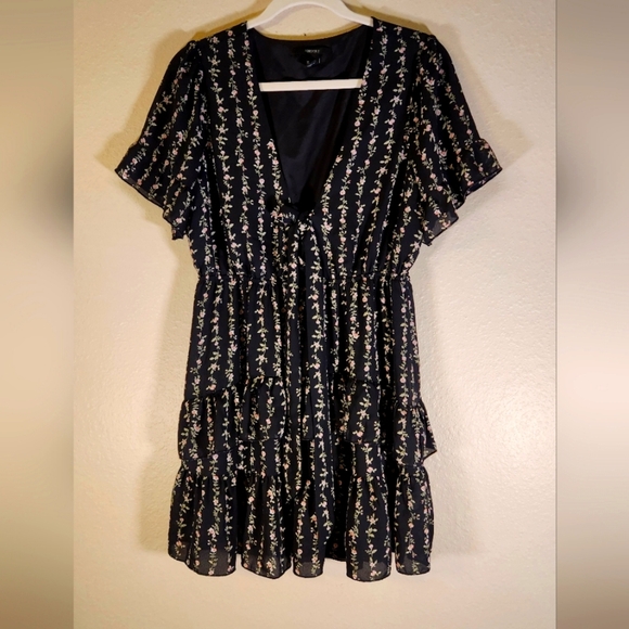 Forever 21 Dresses & Skirts - Forever 21 Black/Pink Floral Double Layered Skirt Dress Size Large.